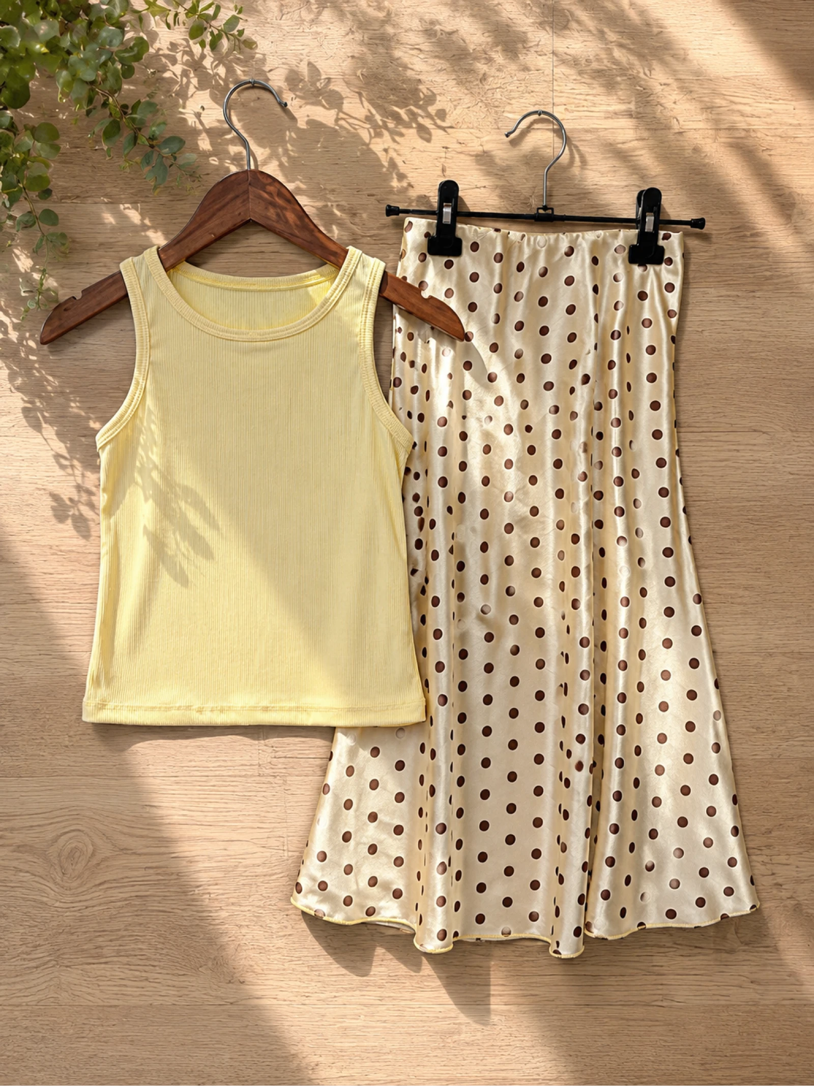 Ensemble fille top + jupe à pois 4 ans